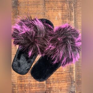 Women's Black and Pink Fuzzy Slippers